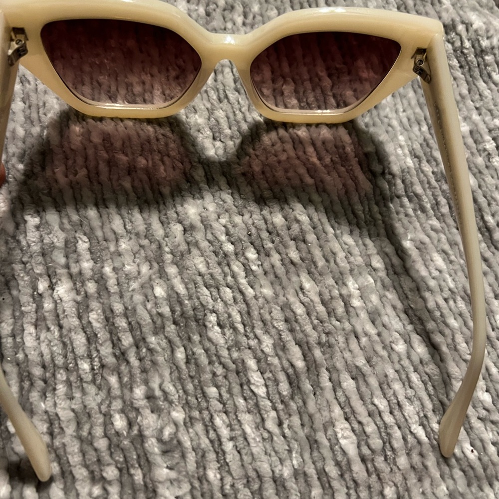 Diff Cream Sunglasses - image 5